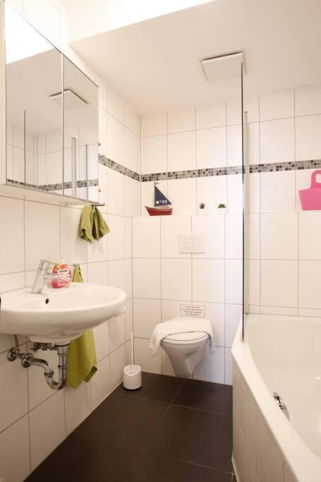 Apartment At Rostock - Pink المظهر الخارجي الصورة
