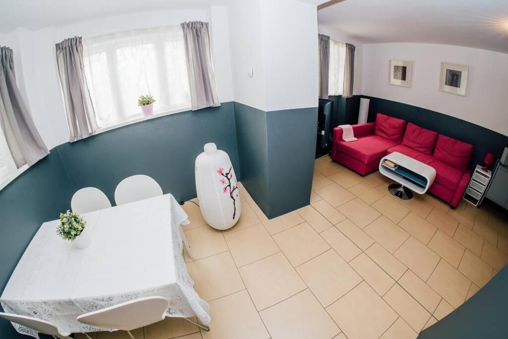 Apartment At Rostock - Pink المظهر الخارجي الصورة