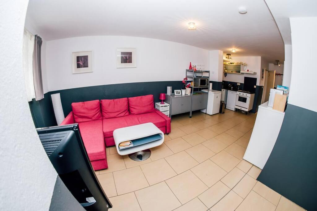 Apartment At Rostock - Pink المظهر الخارجي الصورة